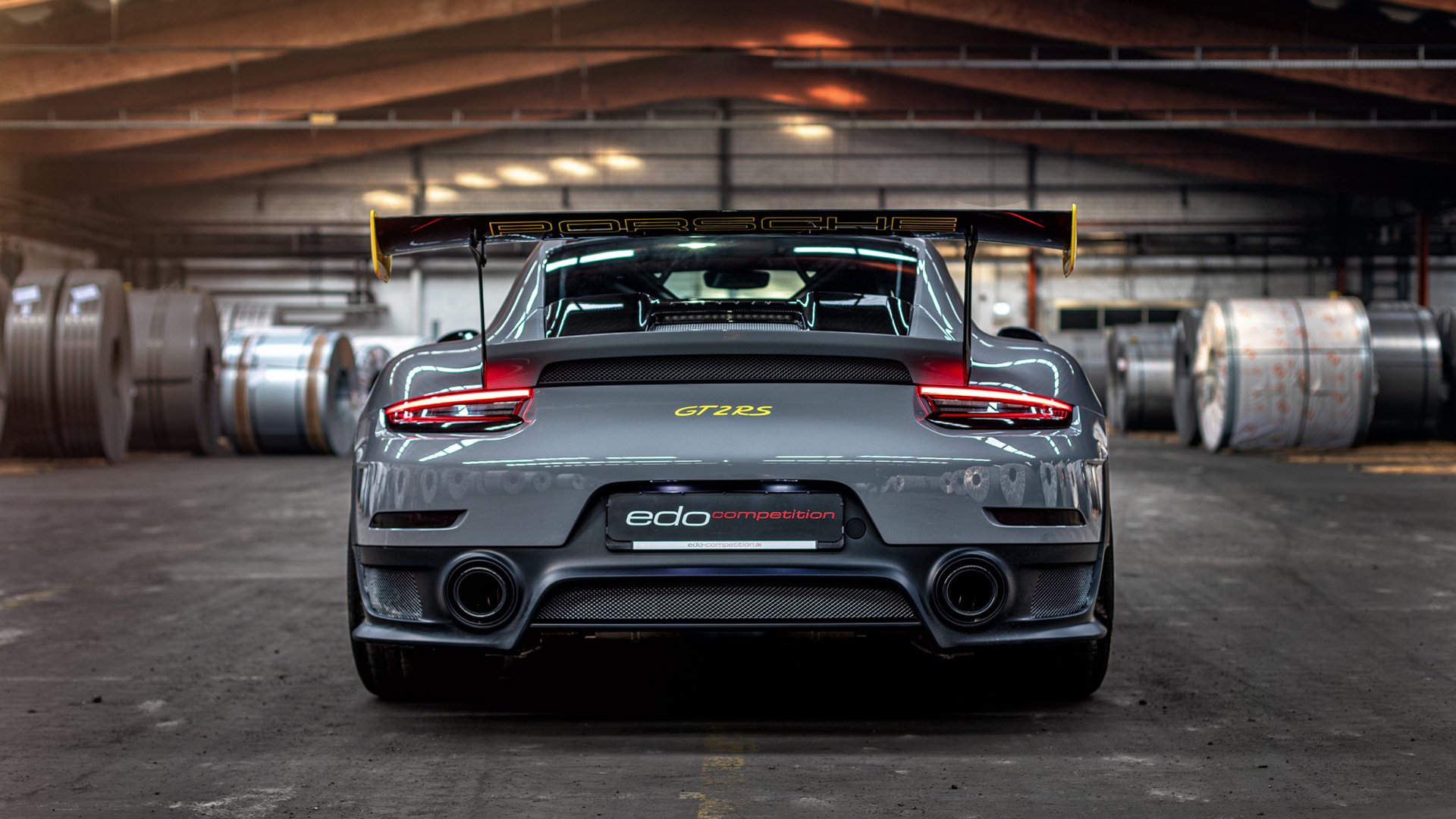 中美蝶泳分段划频密度差异明显，蝶泳频率