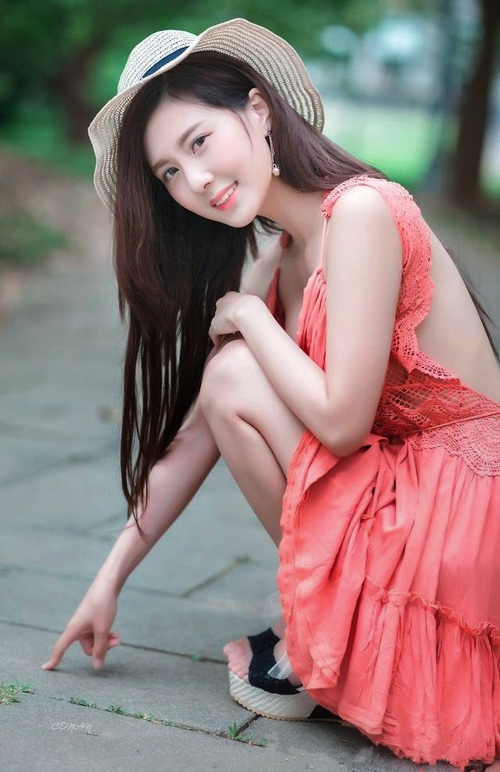 中美蝶泳分段划频密度差异明显，蝶泳频率