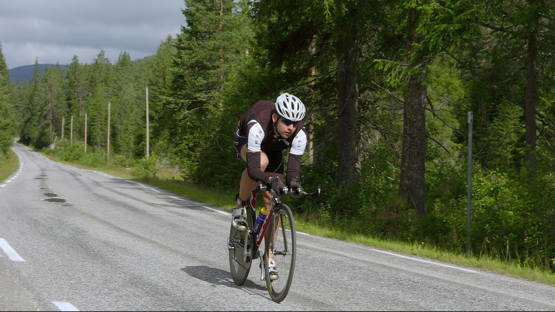 比赛场馆内紧急广播切换测试记录与公众通报流程